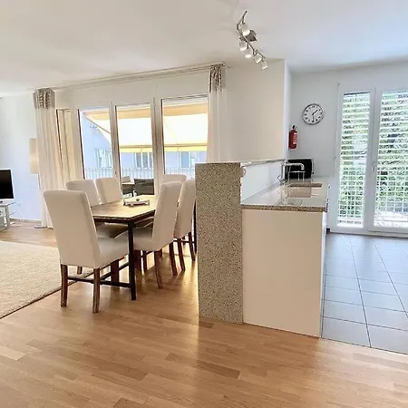 Montchoisi, Elegant, Modern, Impeccably Furnished Лозана